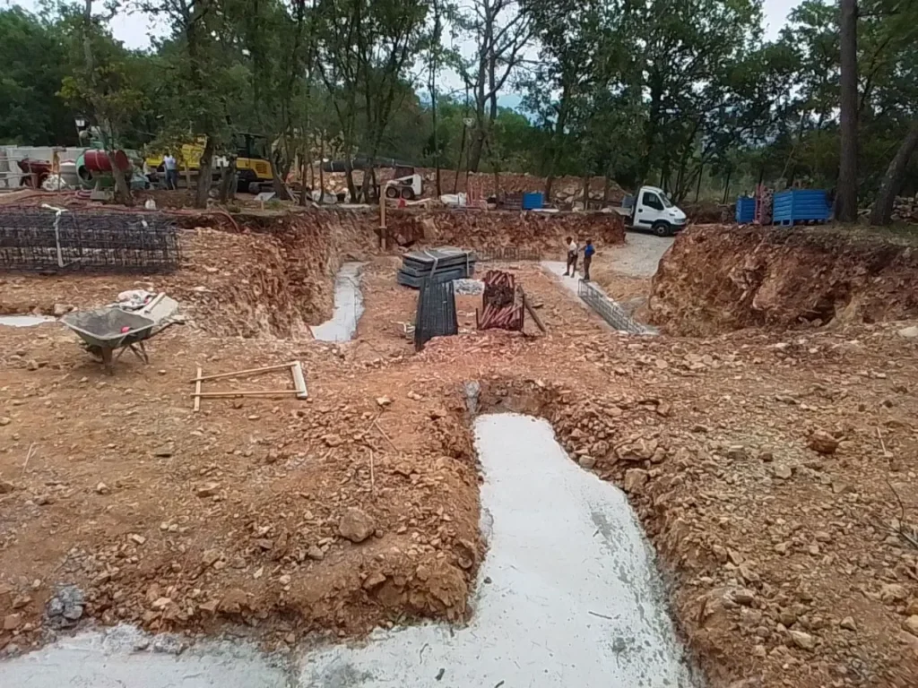 Construction d'une villa à Tourrettes par APC Architectes à Callian