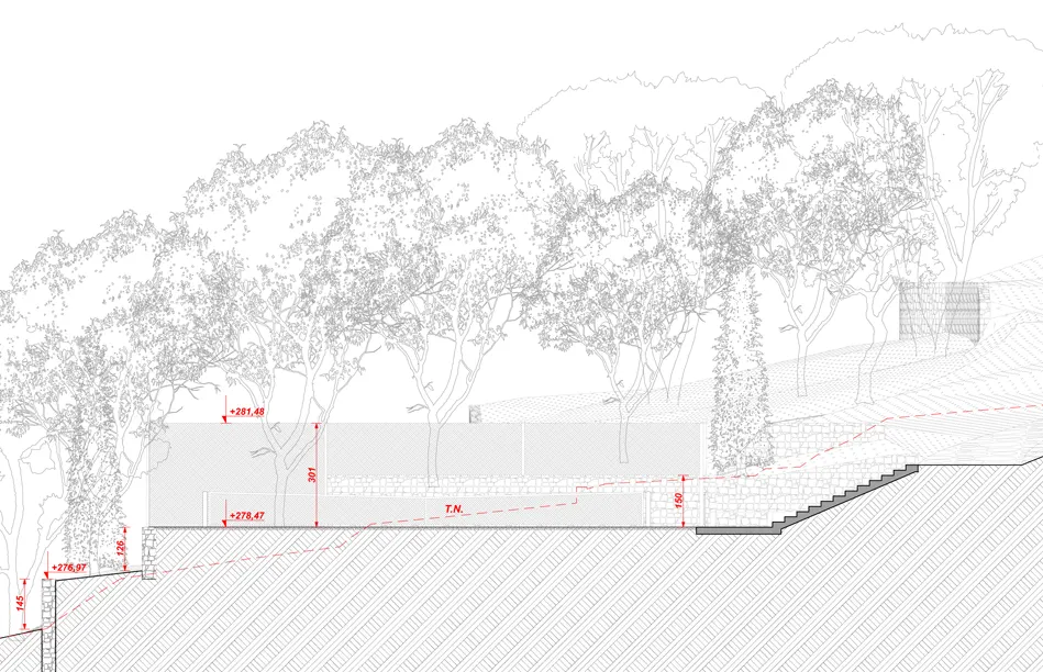 Construction d'un cours de tennis à Montauroux par APC Architectes à Callian