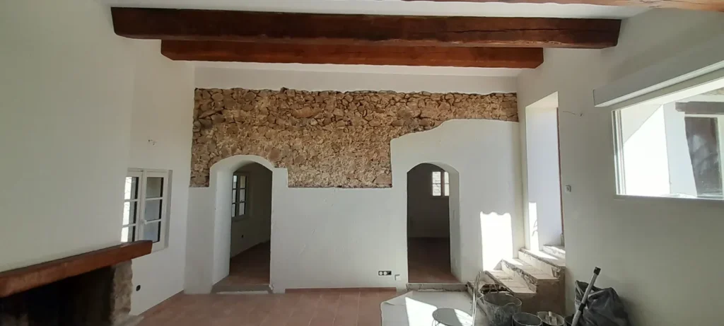 Rénovation d'une bastide à Seillans par APC Architectes à Callian